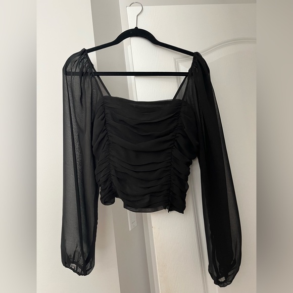 Dynamite black ruched crop top - Picture 2 of 5